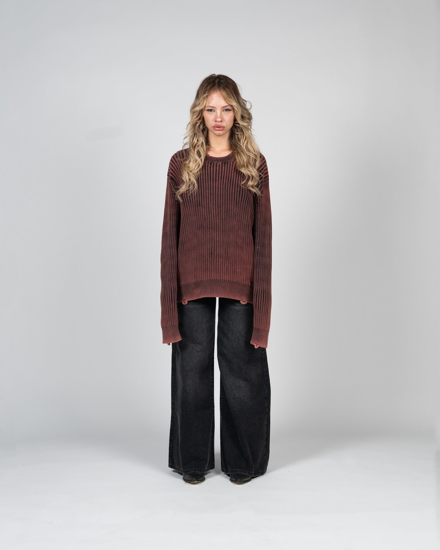 DISTRESSED BLEACHED SWEATER