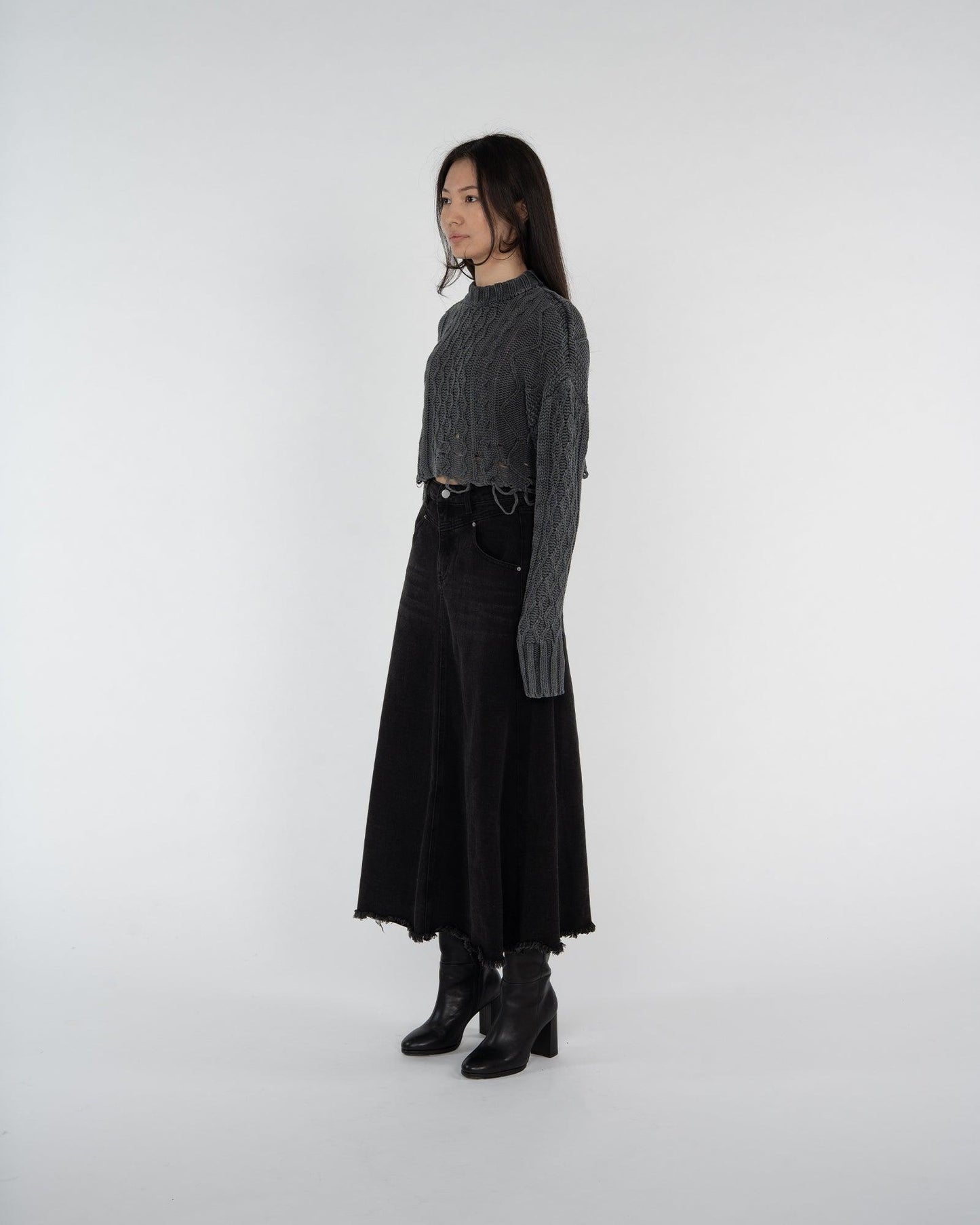 DISTRESSED STONE WASH CROP SWEATER