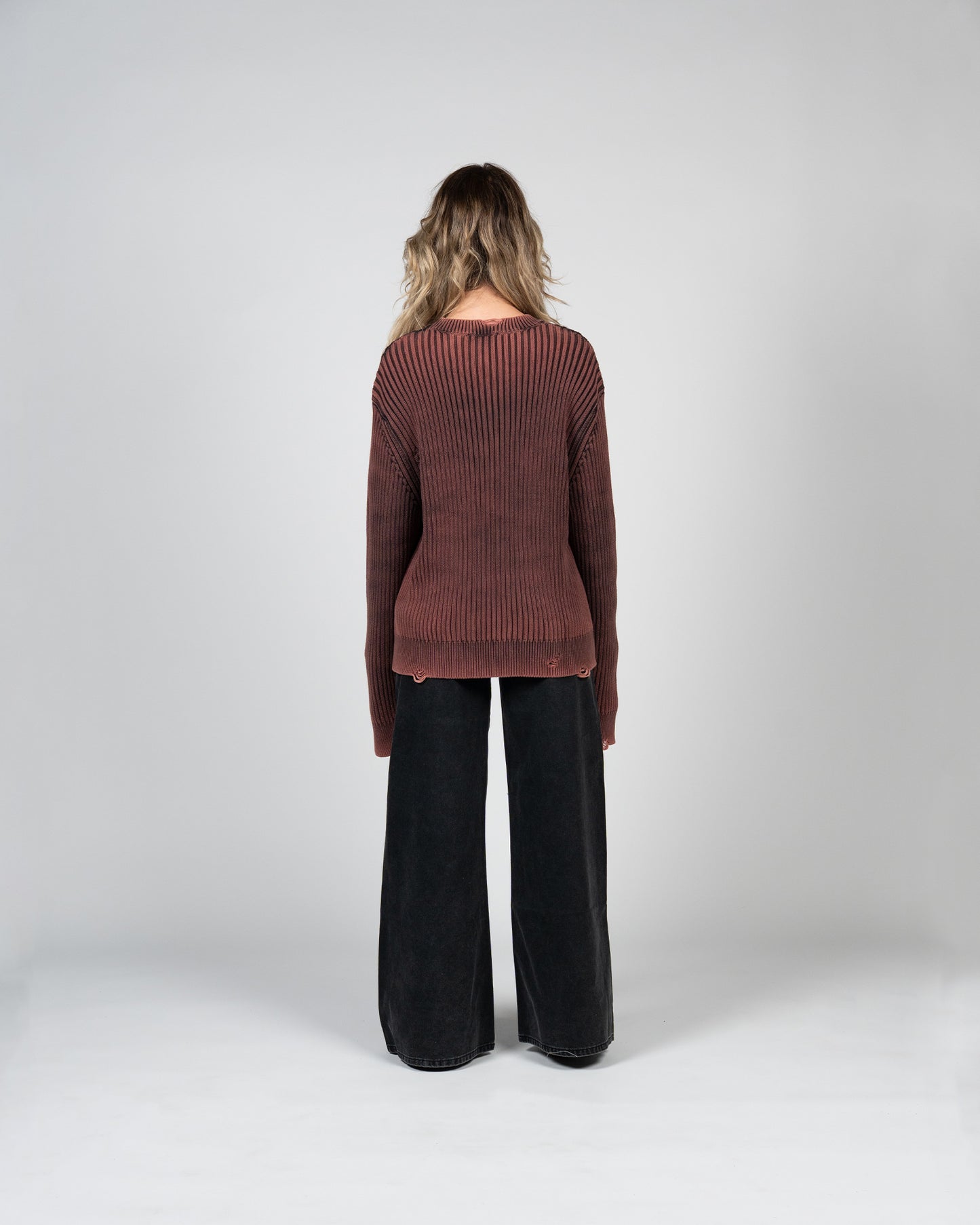 DISTRESSED BLEACHED SWEATER