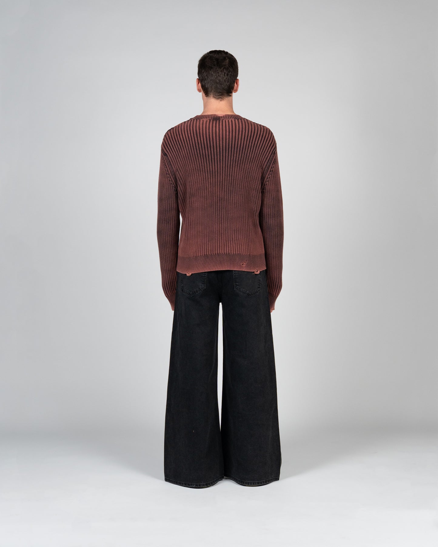 DISTRESSED BLEACHED SWEATER