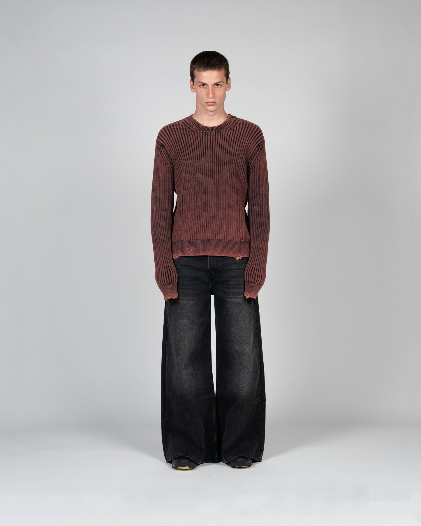 DISTRESSED BLEACHED SWEATER