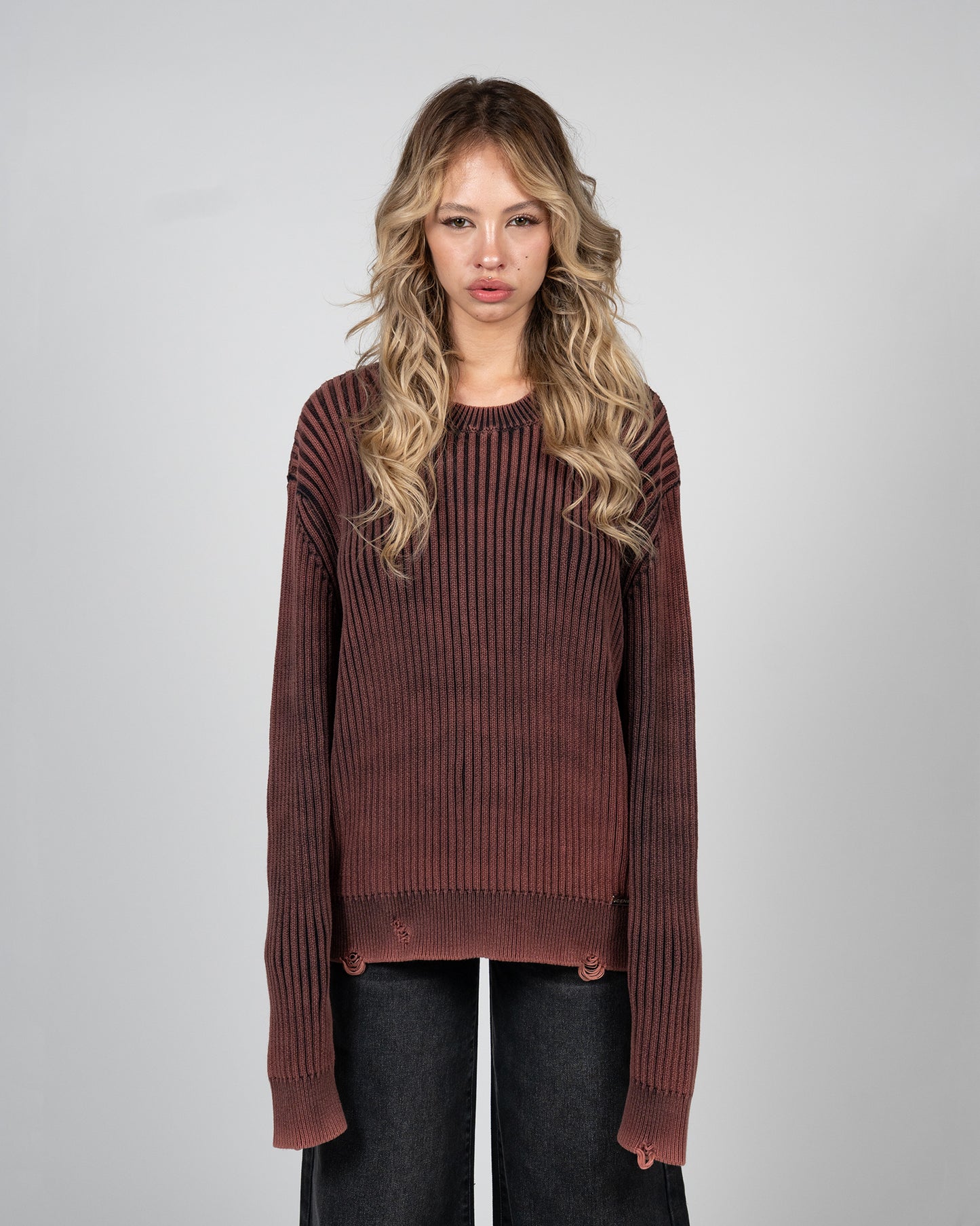 DISTRESSED BLEACHED SWEATER