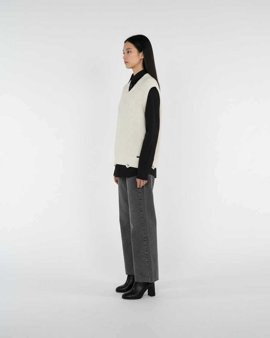 DISTRESSED KNIT VEST WHITE