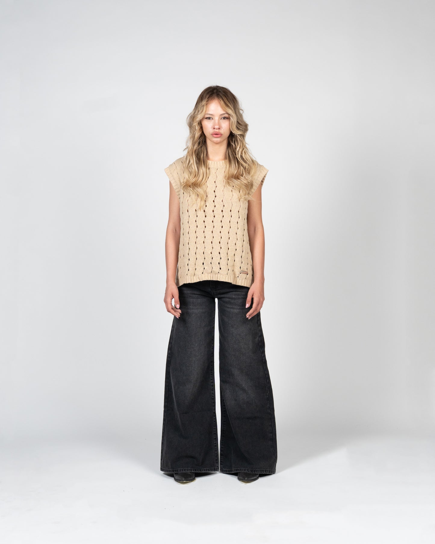 POINTELLE KNIT VEST